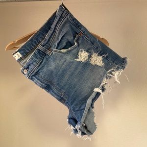 The mom short - high rise